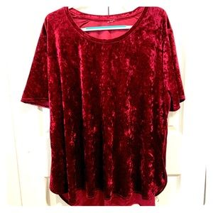 Torrid short-sleeve maroon crushed-velvet T-shirt